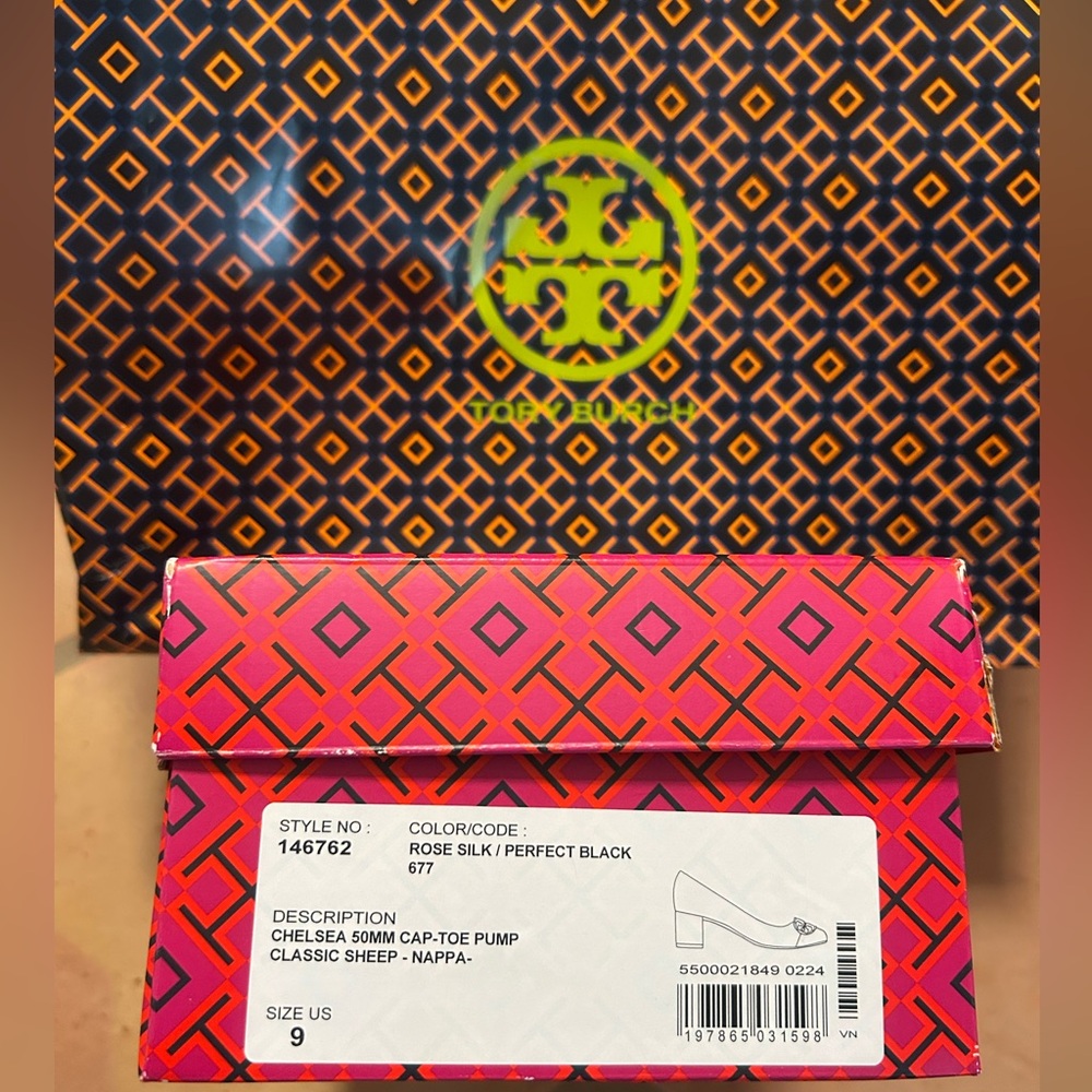 Tory Burch Rose Silk and Black Cap-Toe Pumps size 9 NWT - Picture 2 of 11